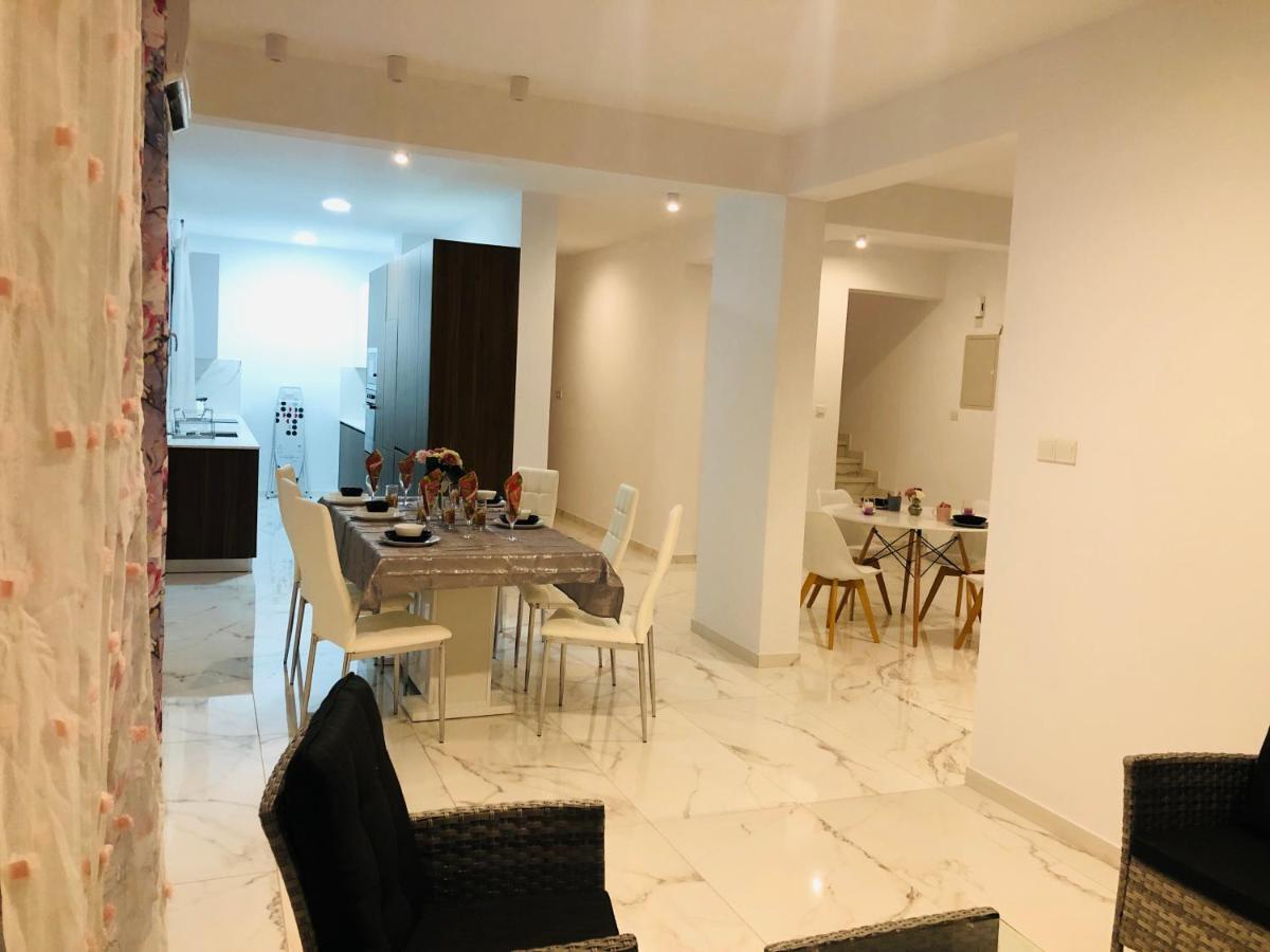 Mobina Villas Larnaca Esterno foto