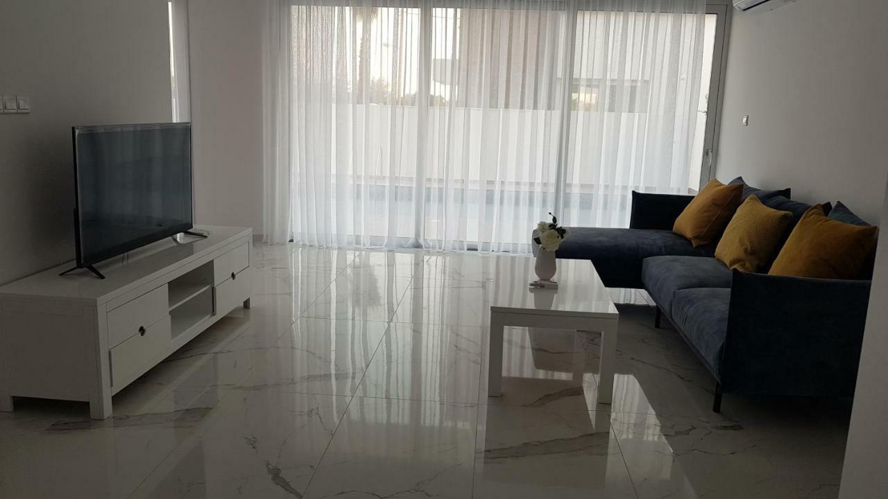 Mobina Villas Larnaca Esterno foto