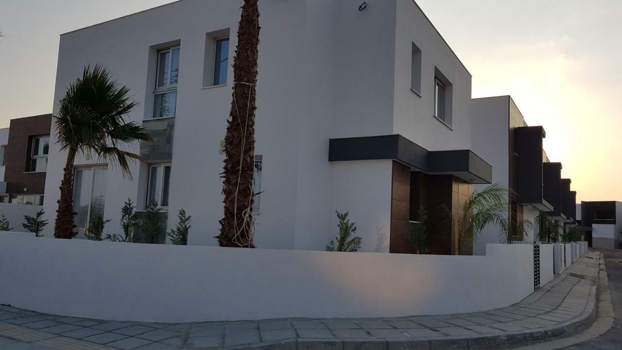 Mobina Villas Larnaca Esterno foto
