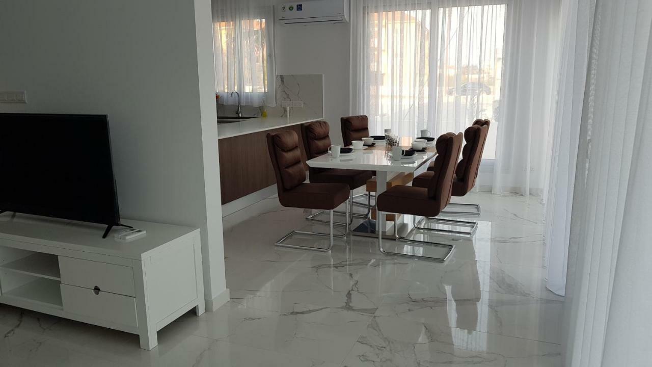 Mobina Villas Larnaca Esterno foto